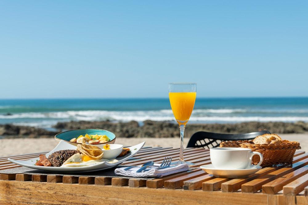 Nantipa - A Tico Beach Experience