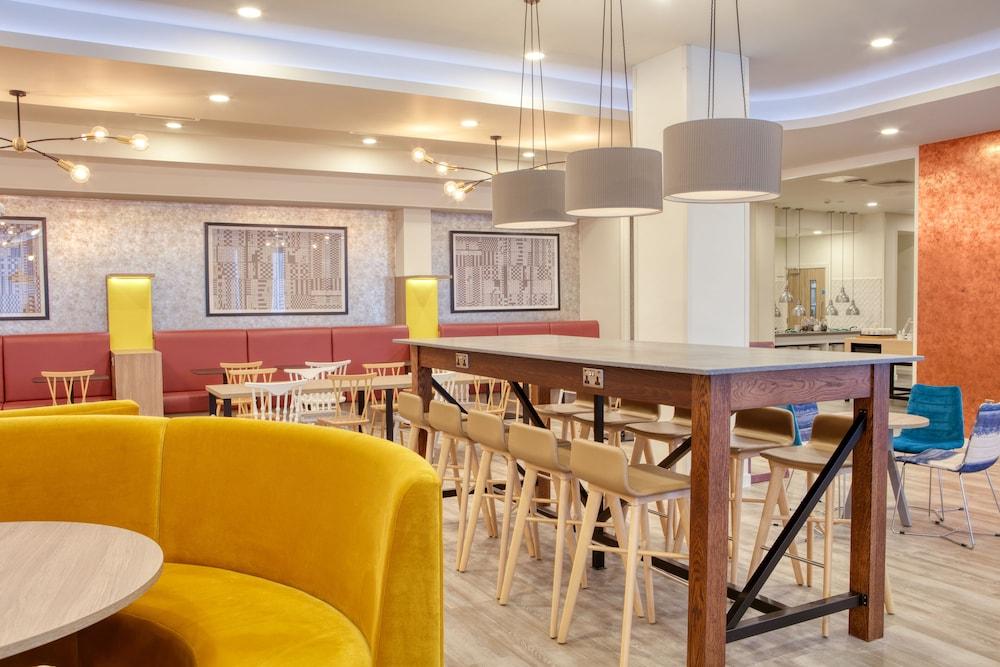 Hampton By Hilton Manchester Norther Qua