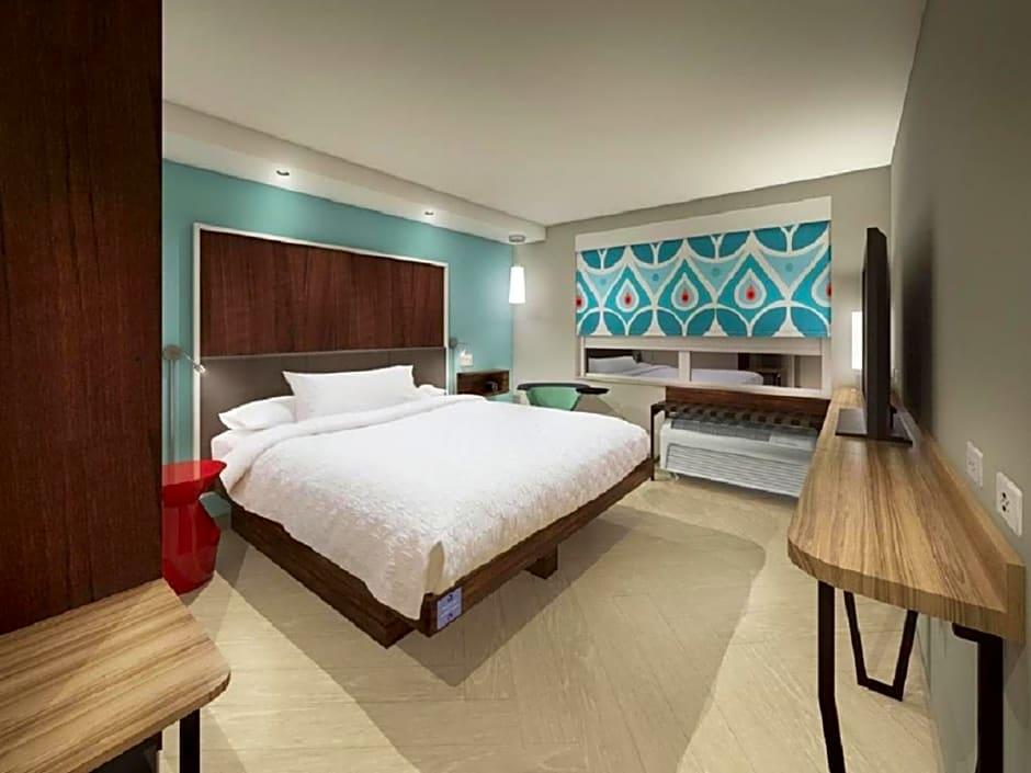 Tru by Hilton Florida City