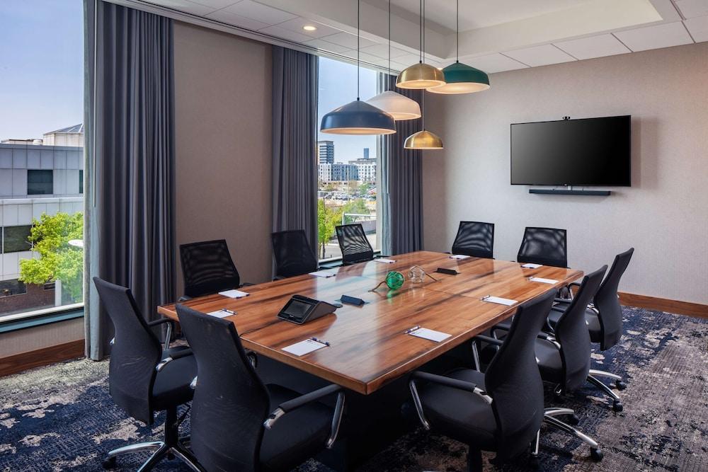 Hampton Inn Boston Seaport