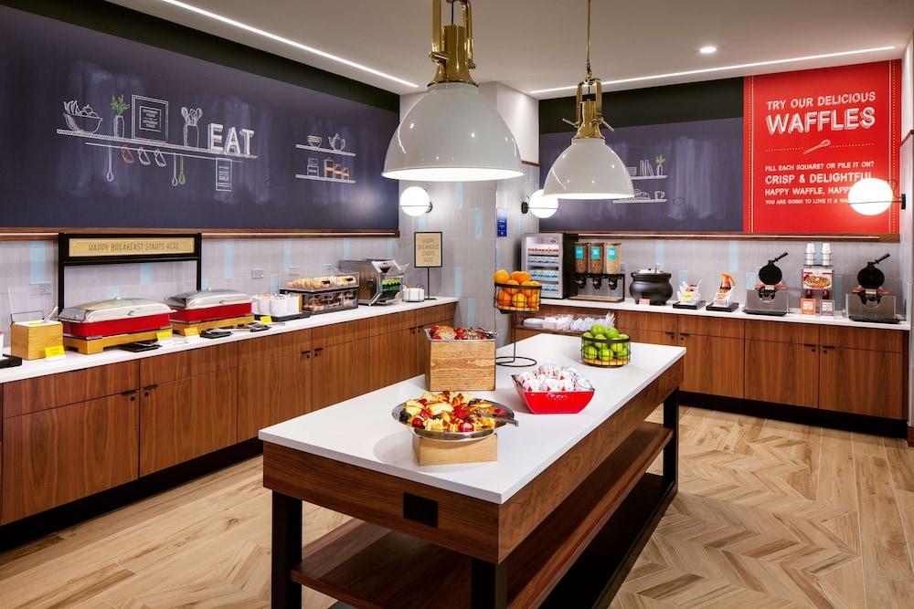 Hampton Inn Boston Seaport