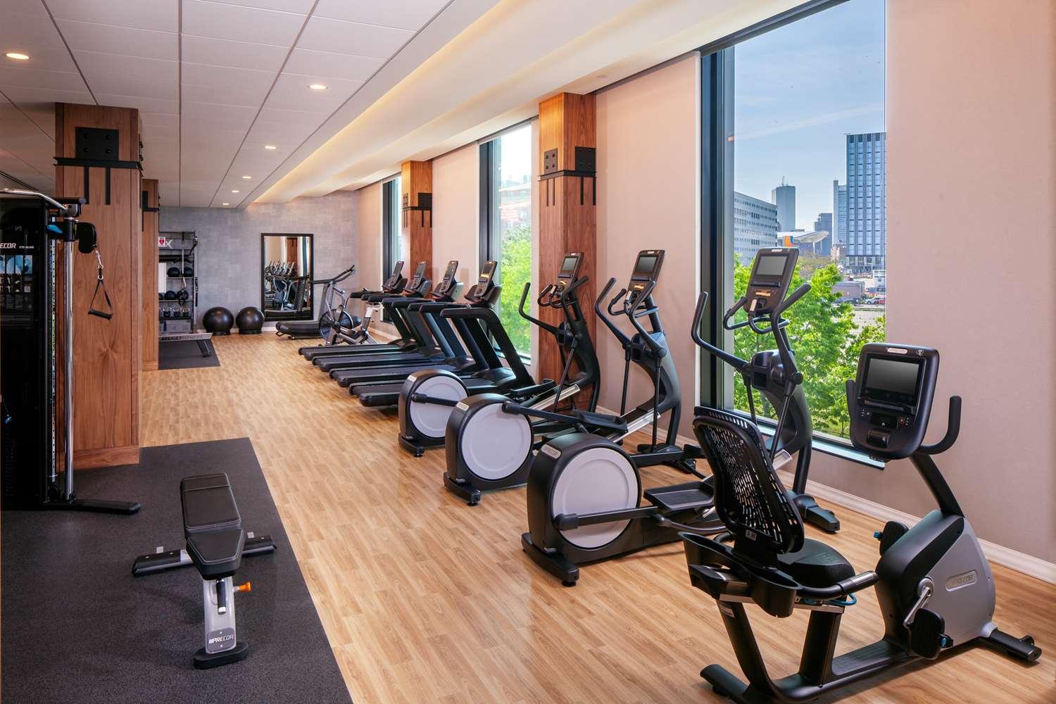 Hampton Inn Boston Seaport
