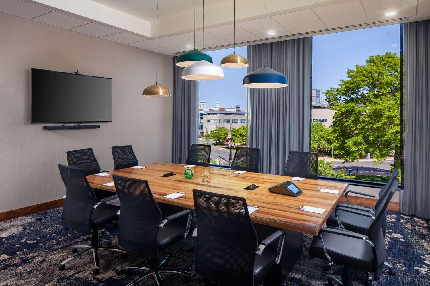 Hampton Inn Boston Seaport