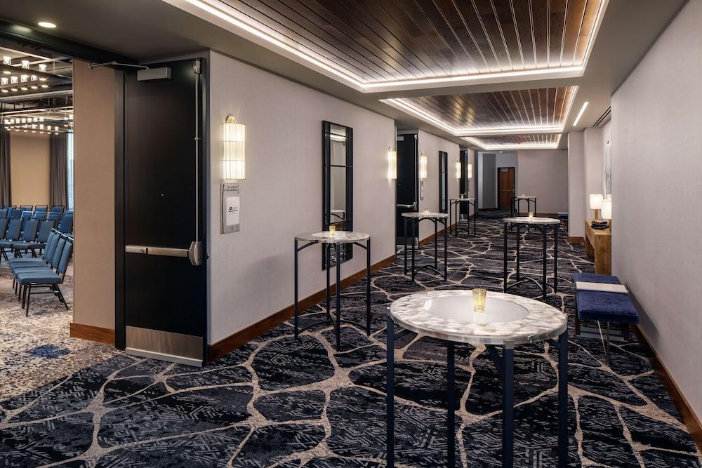 Hampton Inn Boston Seaport