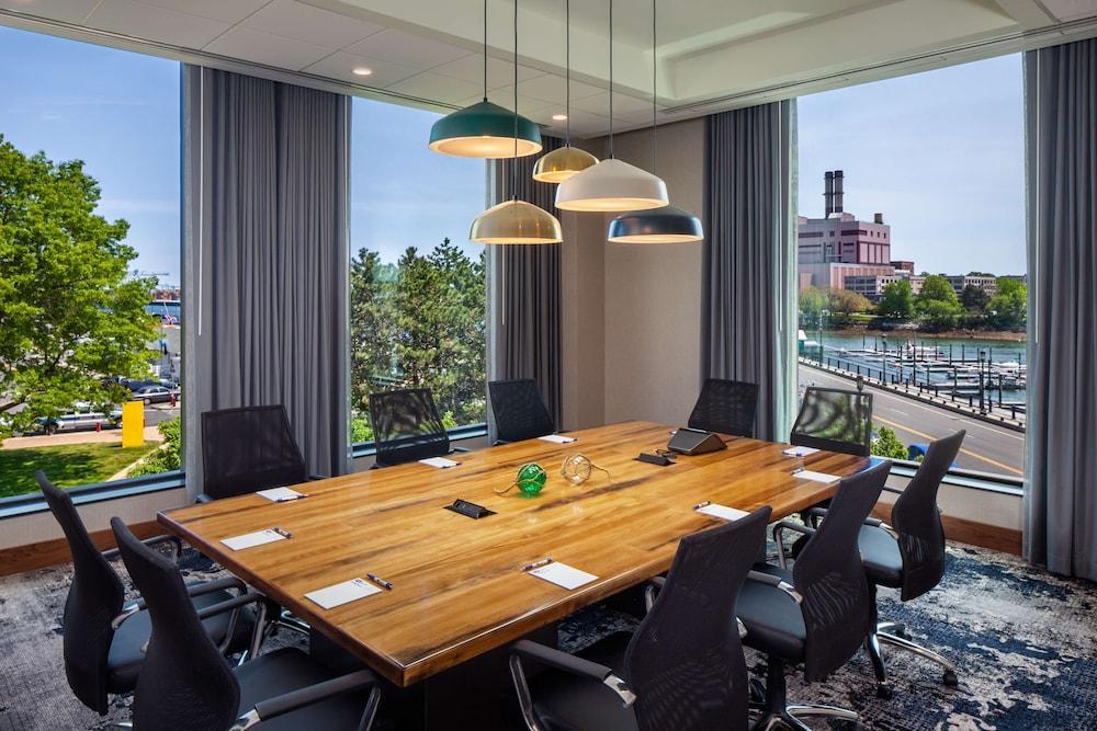 Hampton Inn Boston Seaport