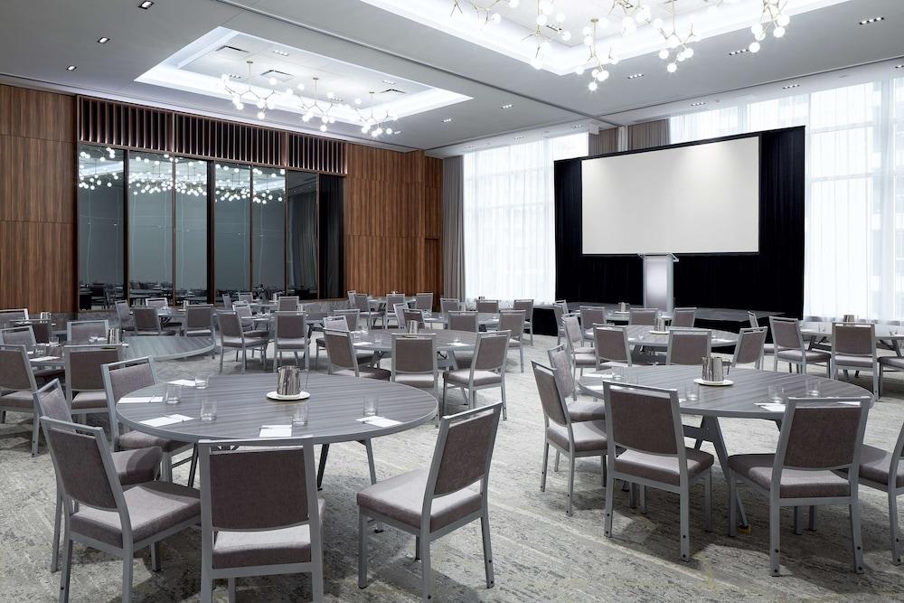 Hilton Garden Inn Montreal Midtown