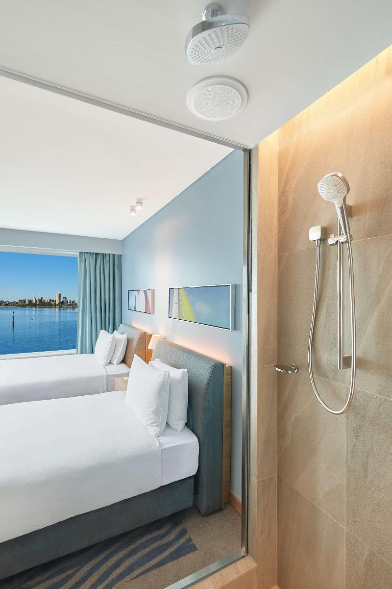 DoubleTree by Hilton Perth Waterfront