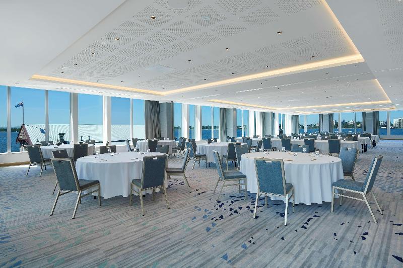 DoubleTree by Hilton Perth Waterfront