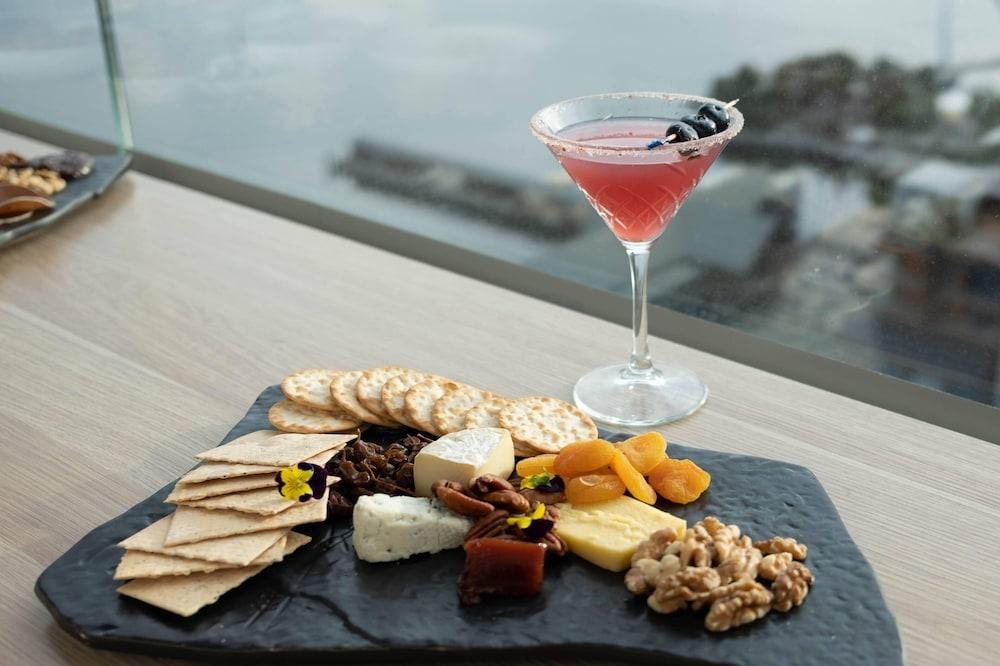 DoubleTree by Hilton Perth Waterfront