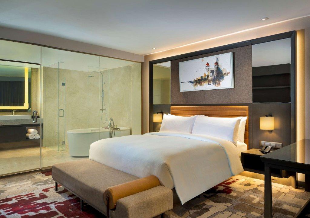 DoubleTree by Hilton Surabaya