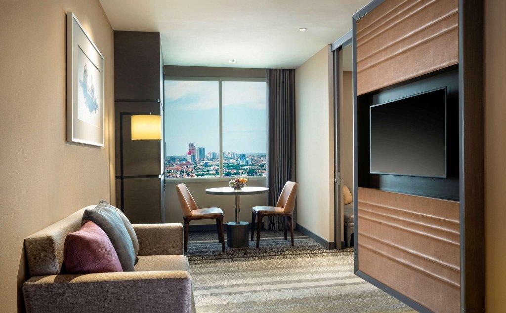 DoubleTree by Hilton Surabaya