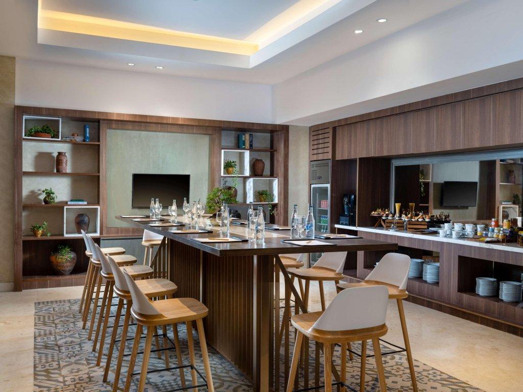 DoubleTree by Hilton Surabaya