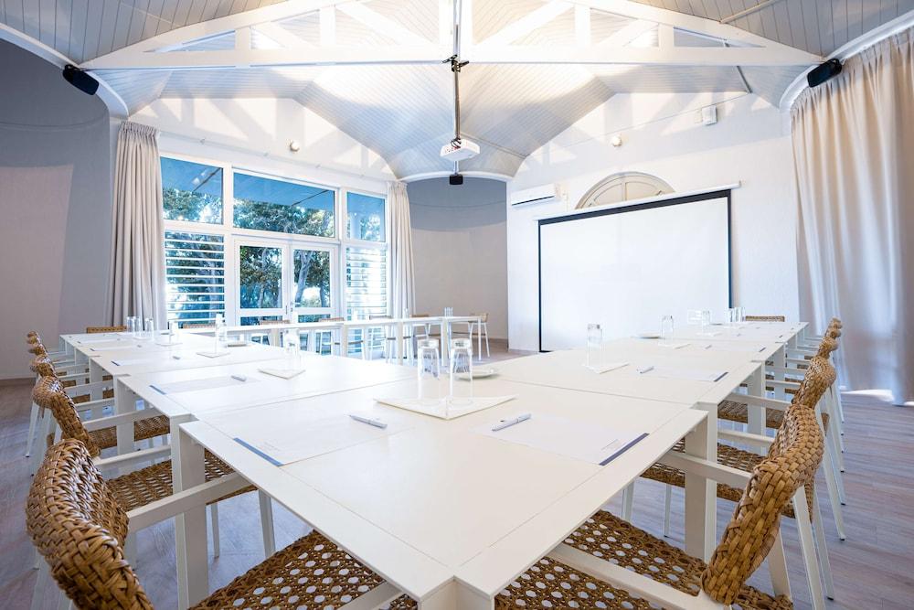 DoubleTree by Hilton Noumea Ilot Maitre Resort
