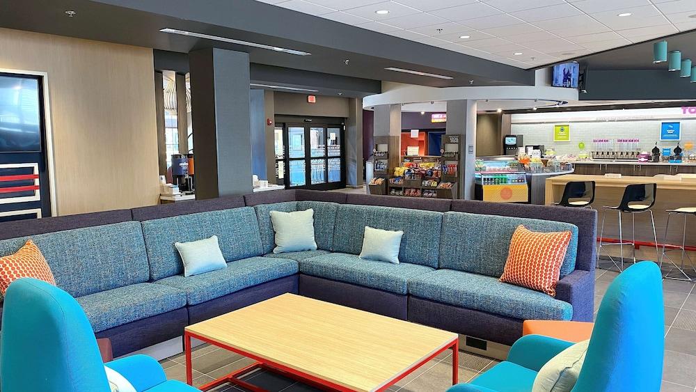 Tru by Hilton Baltimore Harbor East