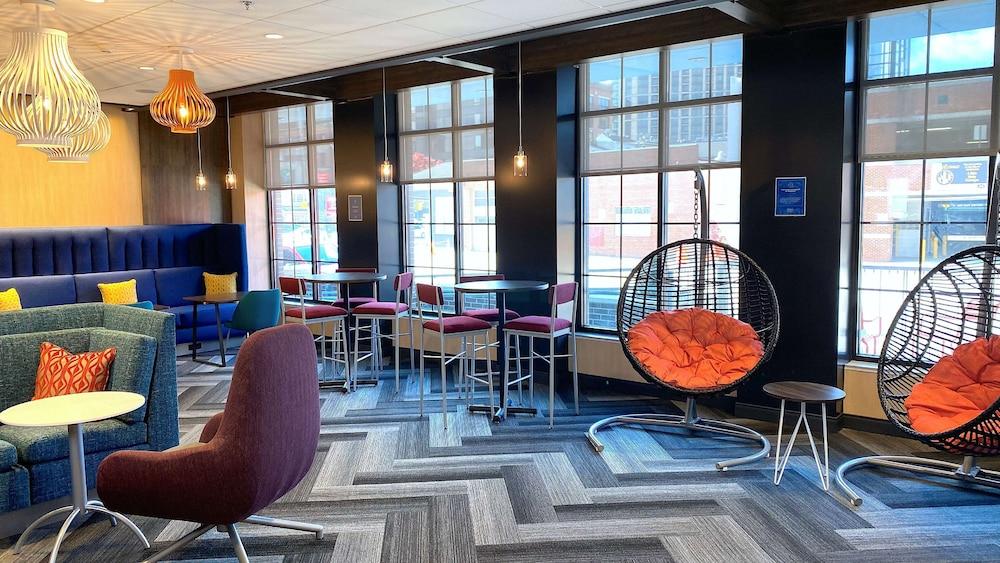 Tru by Hilton Baltimore Harbor East
