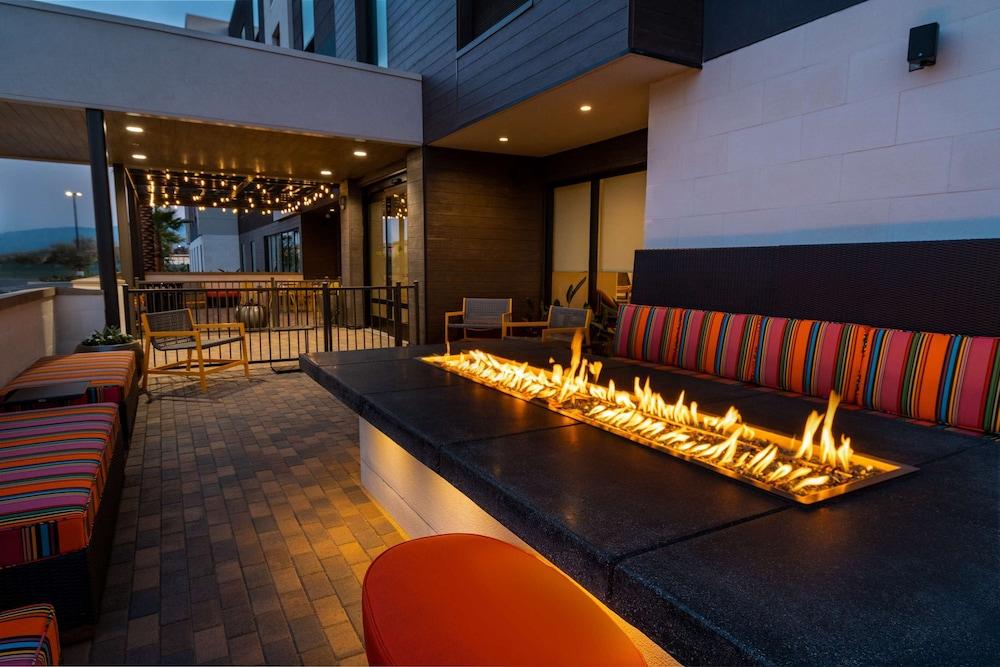 Home2 Suites by Hilton Corona