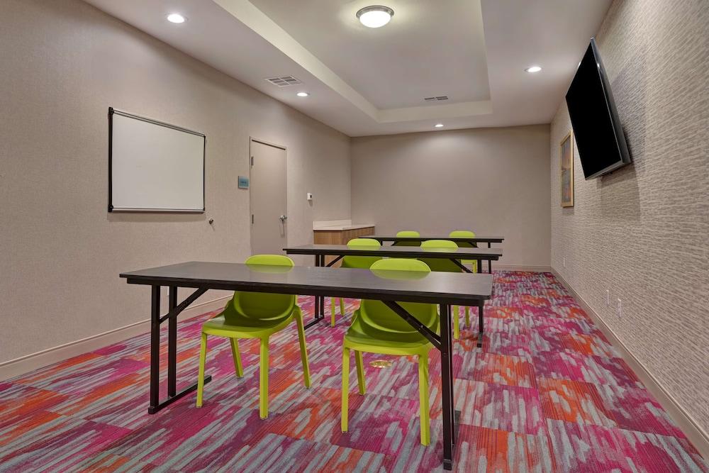 Home2 Suites by Hilton Corpus Christi Southeast