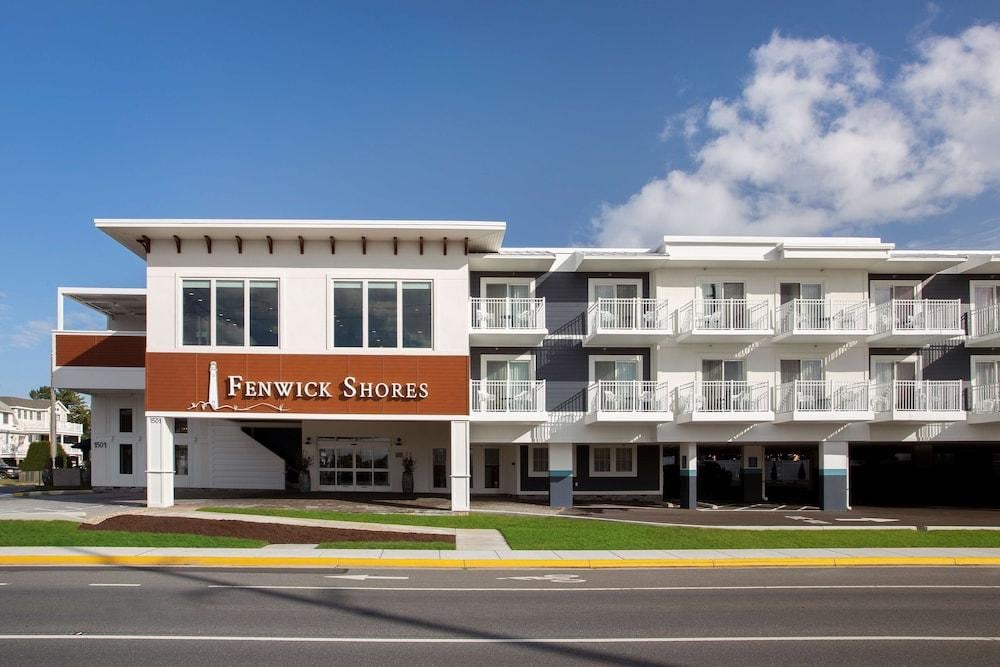 Fenwick Shores, Tapestry Collection by Hilton