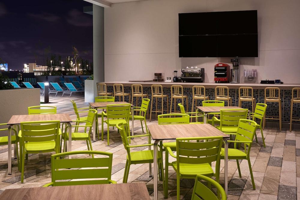Tru by Hilton Fort Lauderdale Downtown