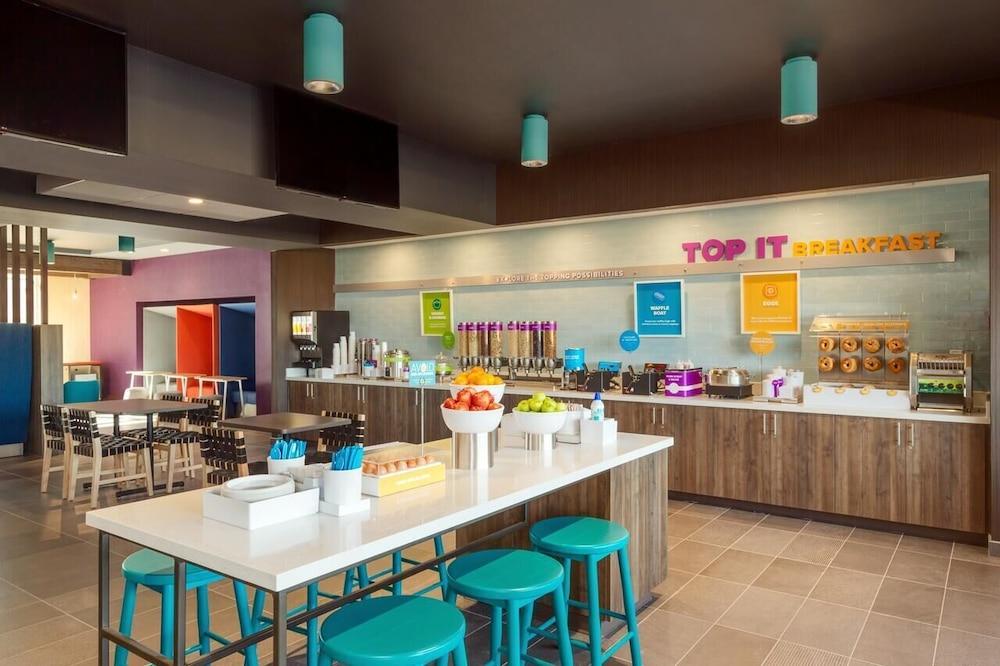 Tru by Hilton Fort Lauderdale Downtown