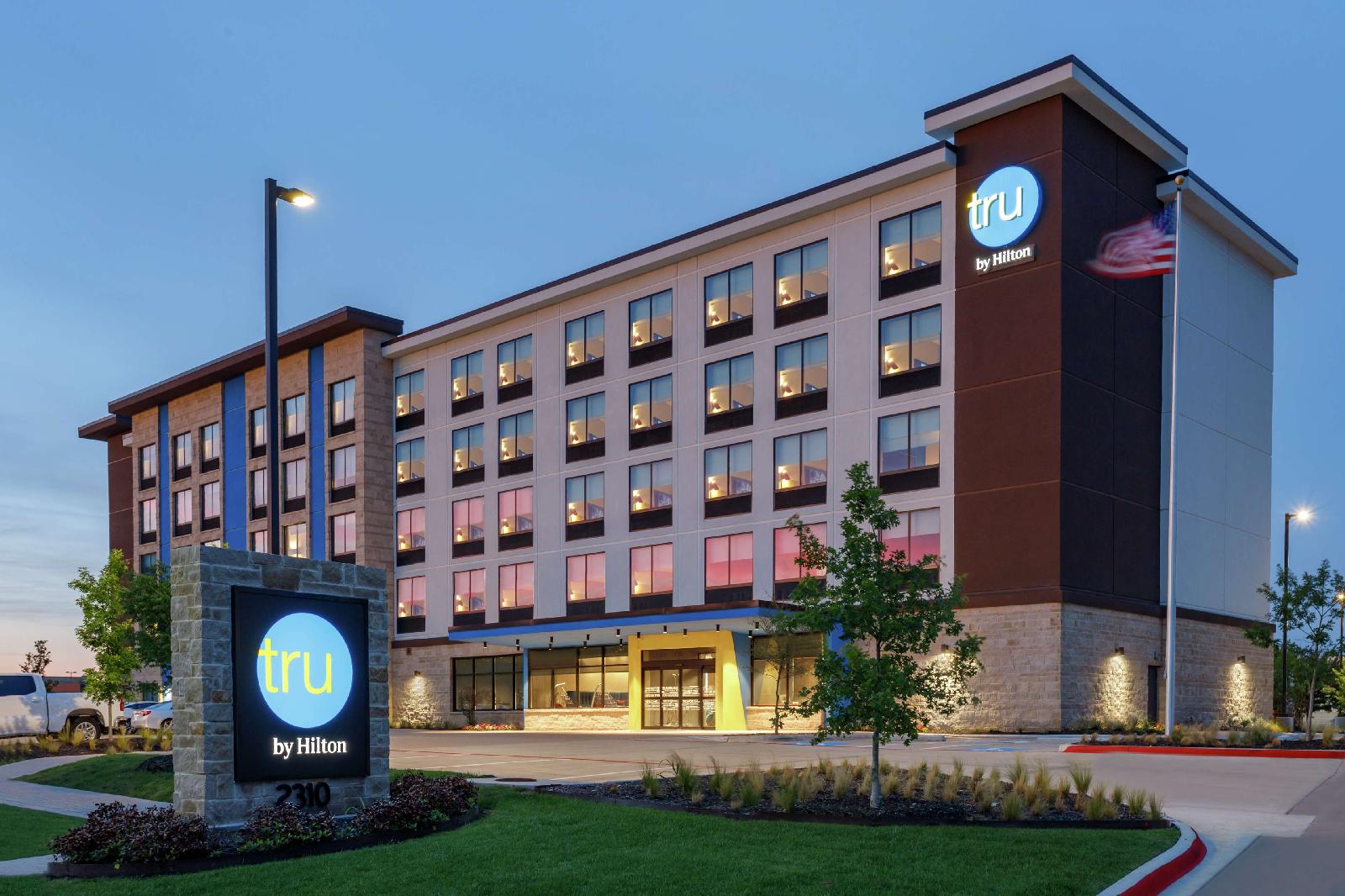 Tru by Hilton Frisco Dallas