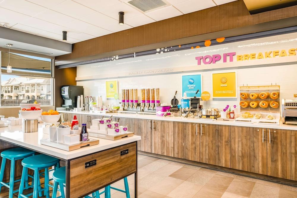 Tru by Hilton Midland