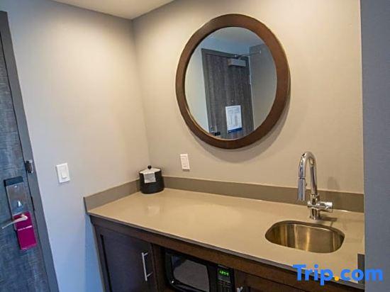 Hampton Inn North Attleboro