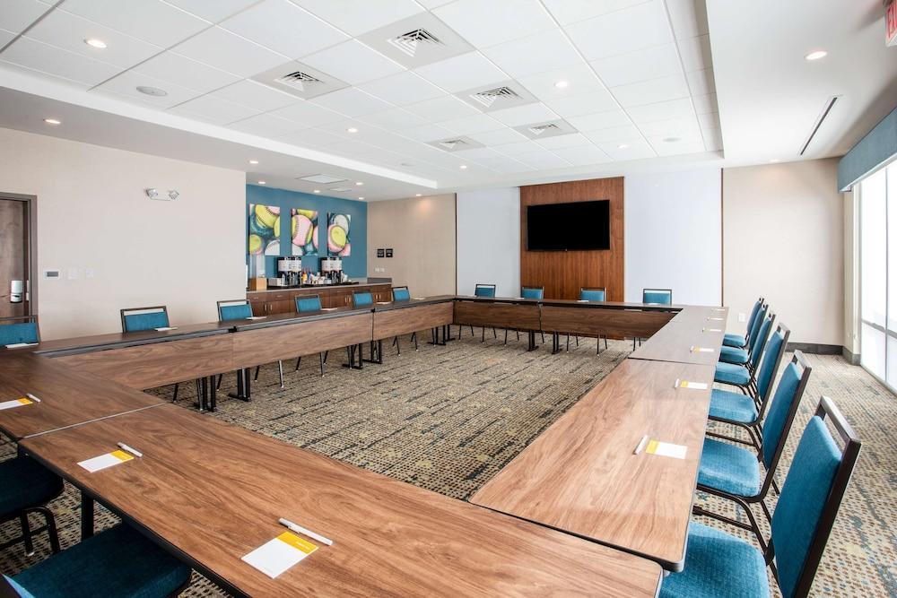 Hampton Inn & Suites North Port