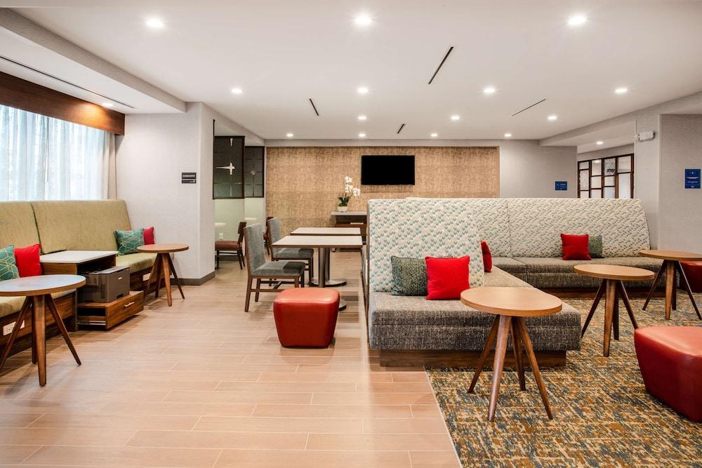 Hampton Inn & Suites North Port