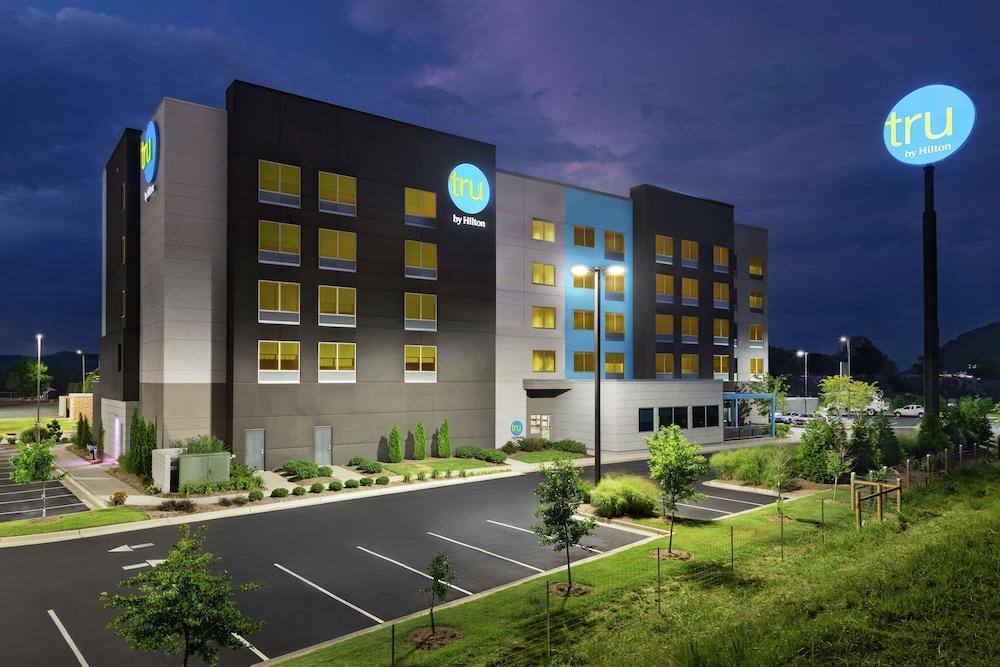Tru by Hilton Ringgold