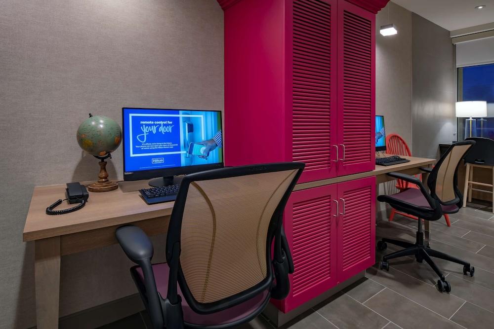 Home2 Suites By Hilton Wayne