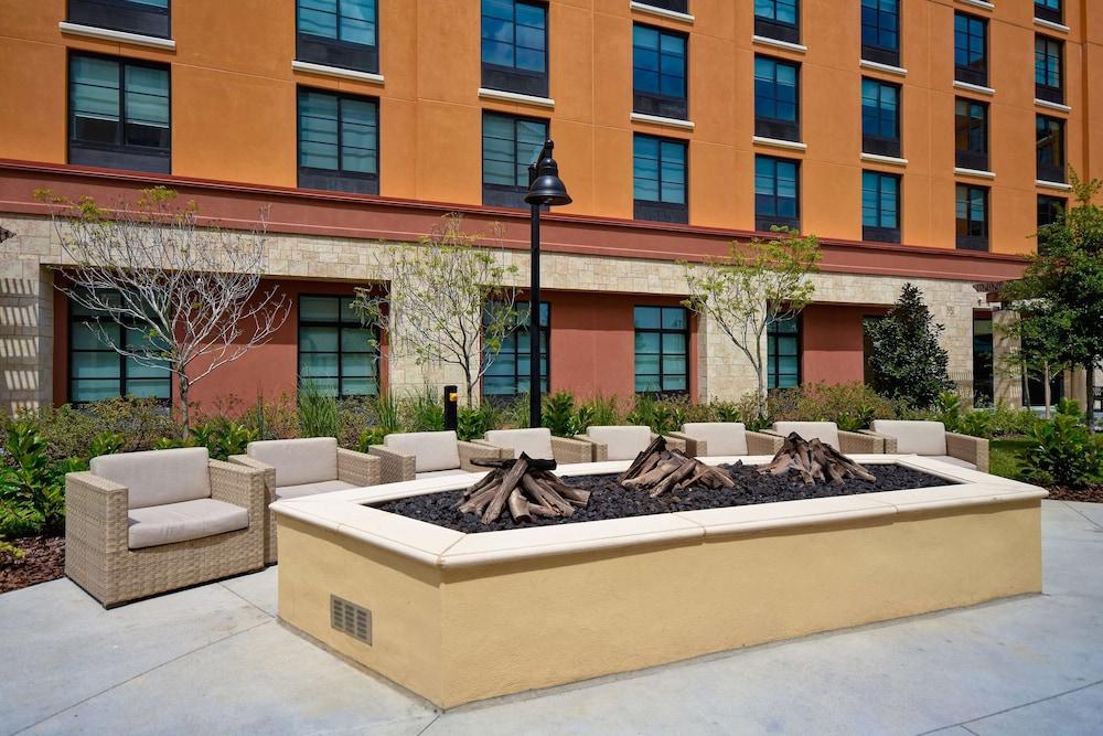 Homewood Suites by Hilton Orlando at Flamingo Crossings Town Center