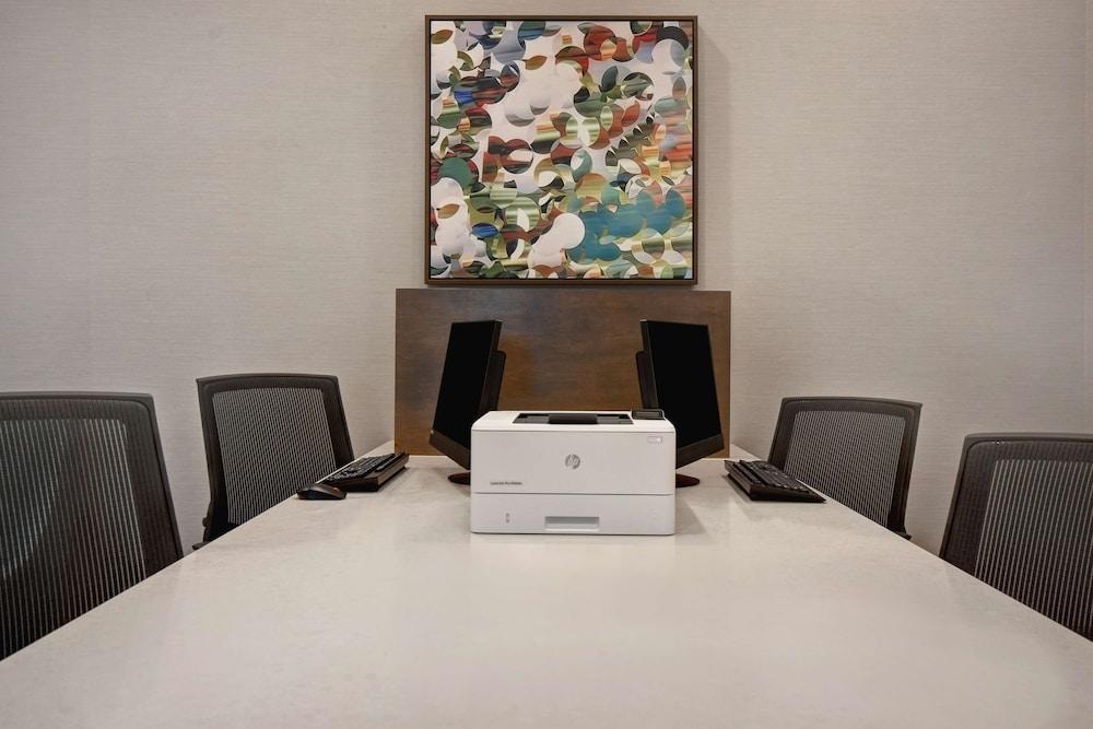 Homewood Suites by Hilton Orlando at Flamingo Crossings Town Center