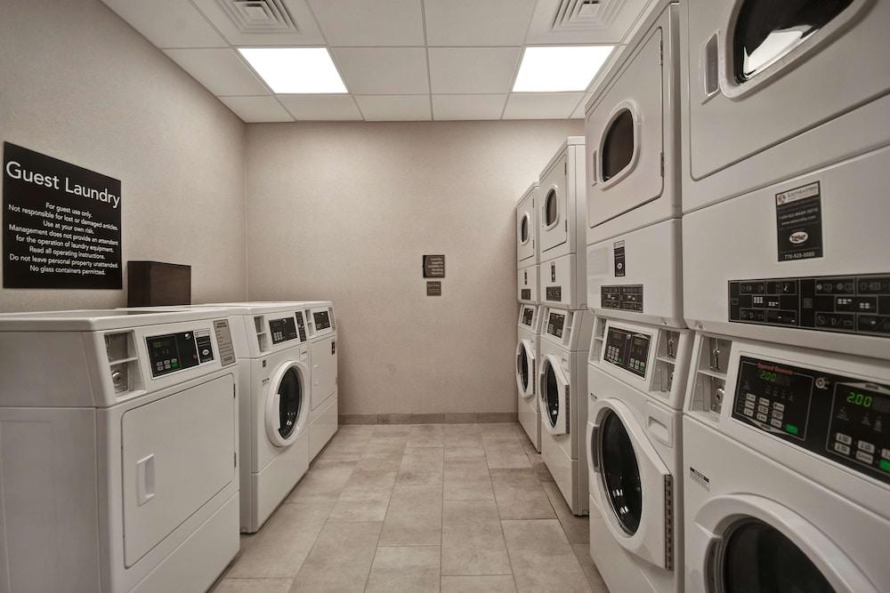 Homewood Suites by Hilton Orlando at Flamingo Crossings Town Center