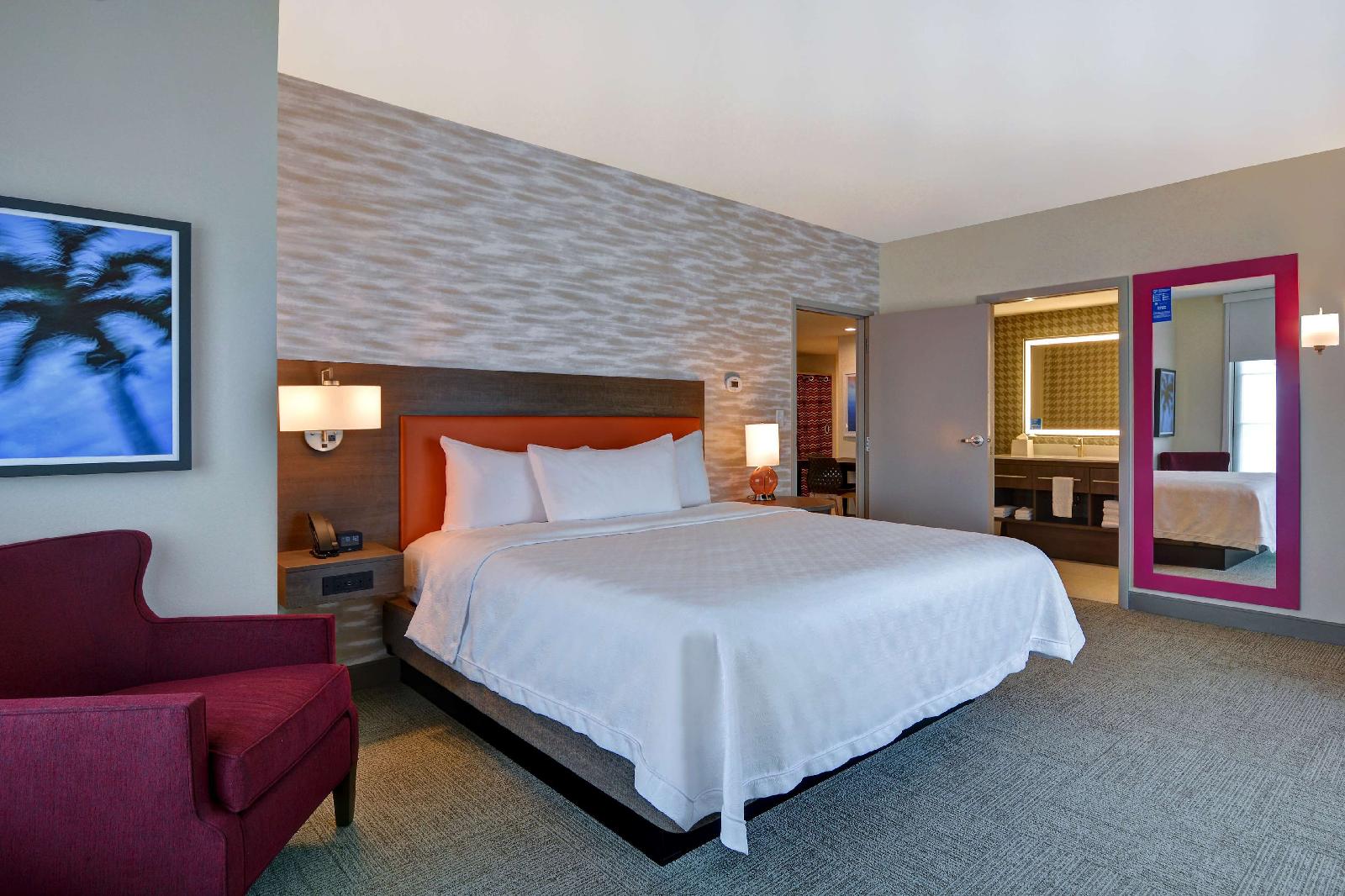 Home2 Suites by Hilton Orlando Flamingo Crossings