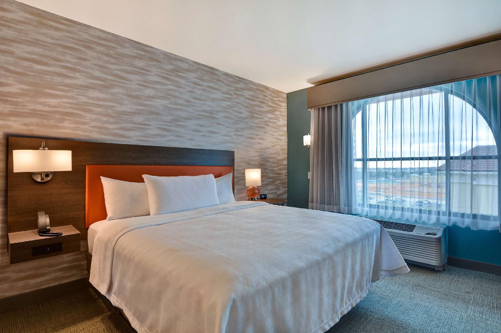 Home2 Suites by Hilton Orlando Flamingo Crossings
