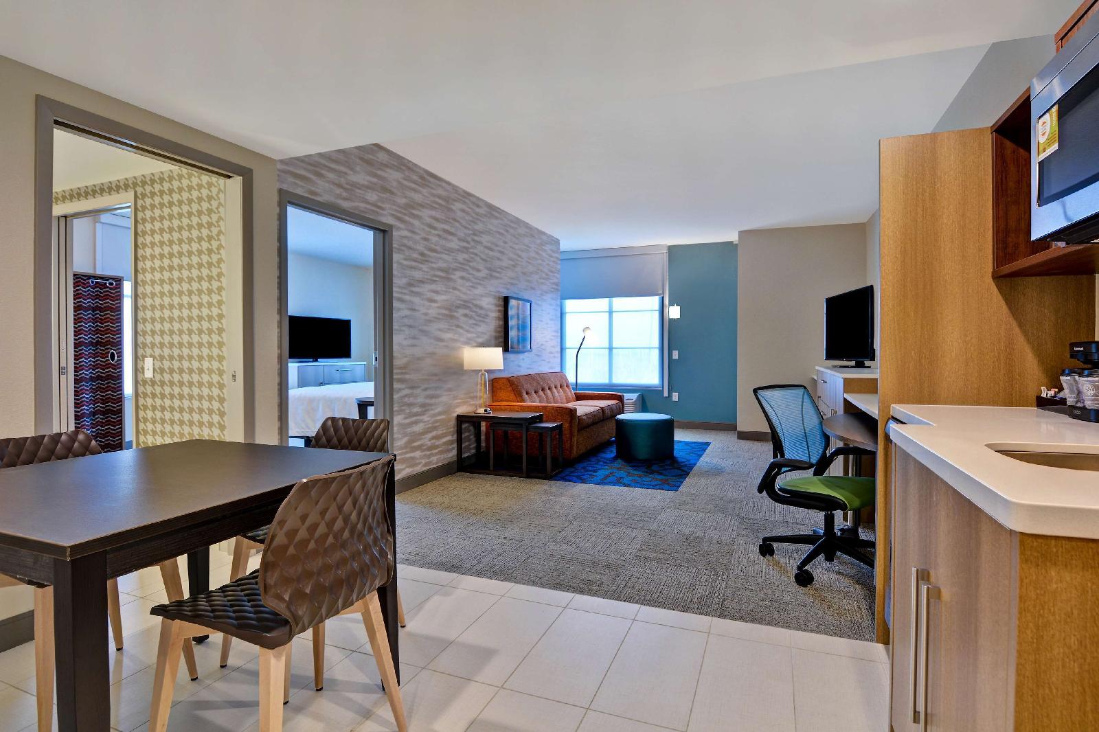Home2 Suites by Hilton Orlando Flamingo Crossings