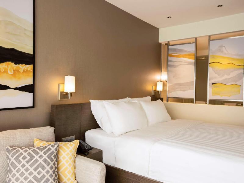 Novotel Suites Manila At Acqua