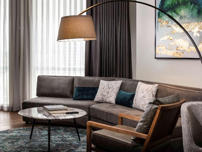 Novotel Suites Manila At Acqua