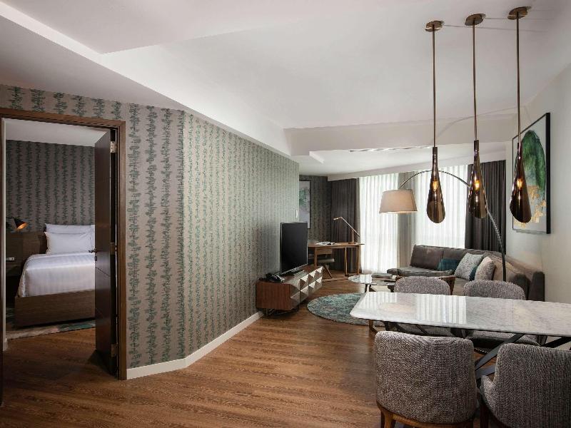 Novotel Suites Manila At Acqua