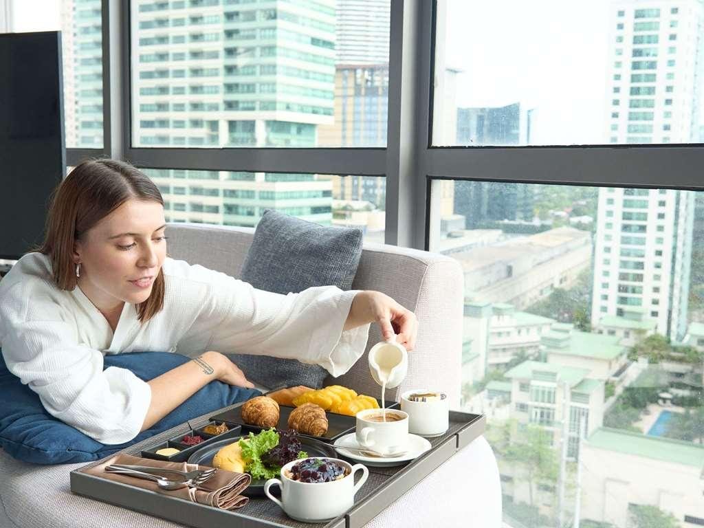 Novotel Suites Manila At Acqua