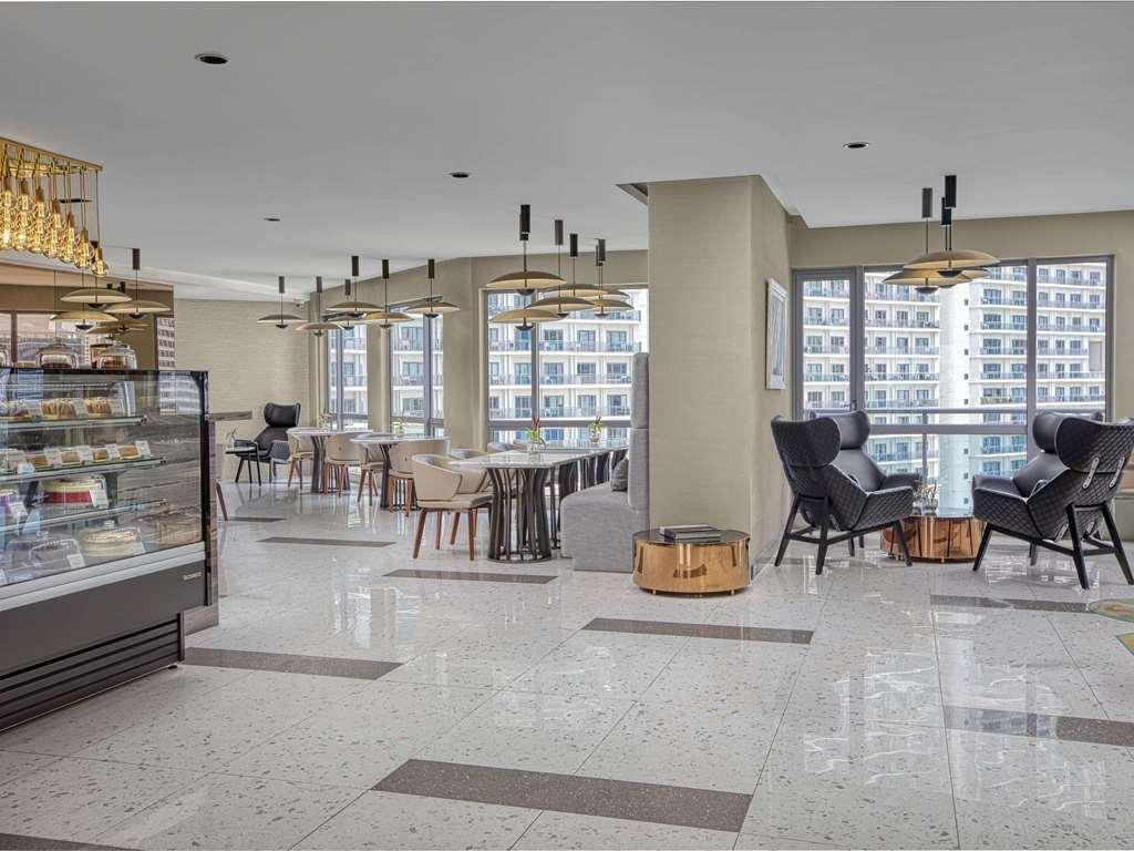 Novotel Suites Manila At Acqua