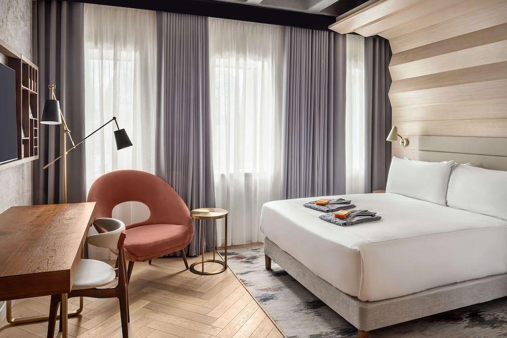 Canopy by Hilton London City