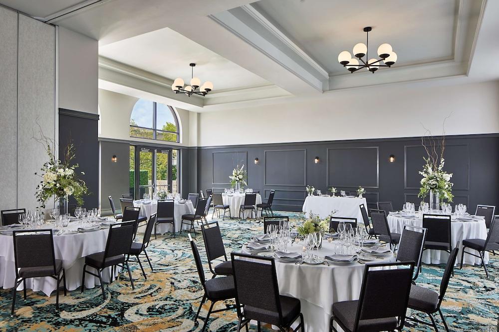 The Hamilton A Curio by Hilton Hotel