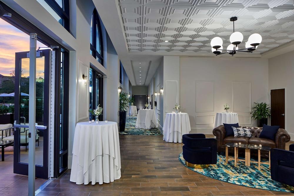 The Hamilton A Curio by Hilton Hotel