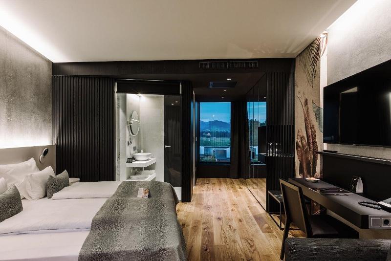 Hotel A