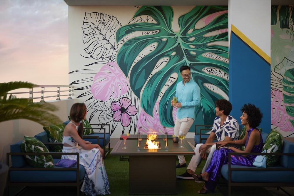 Serena Hotel Aventura Tapestry Collection by Hilton