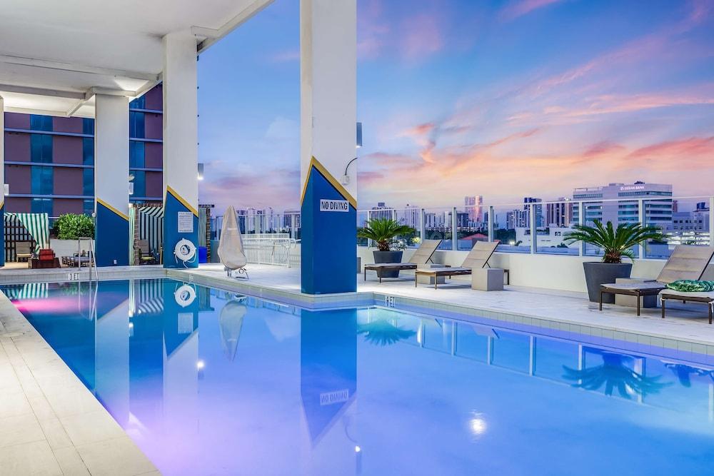 Serena Hotel Aventura Tapestry Collection by Hilton