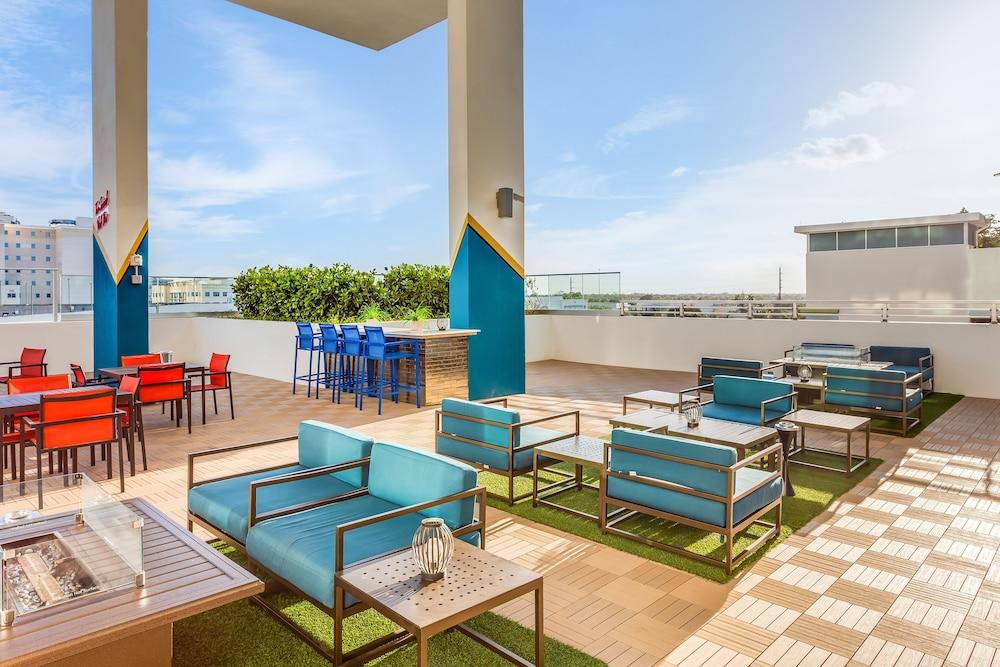 Serena Hotel Aventura Tapestry Collection by Hilton