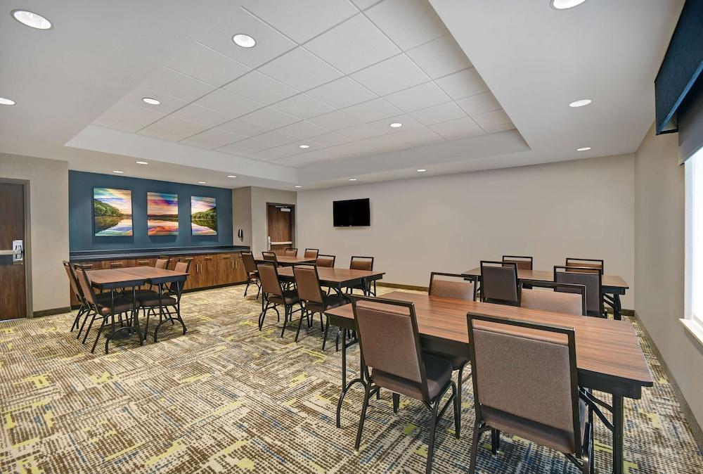 Hampton Inn Cave City